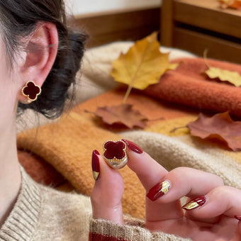 Pearl & Clover Stud Earrings