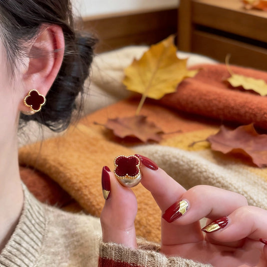 Pearl & Clover Stud Earrings